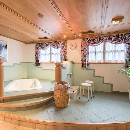 Almliesl Holl-556 Semesterbostad Hollersbach im Pinzgau